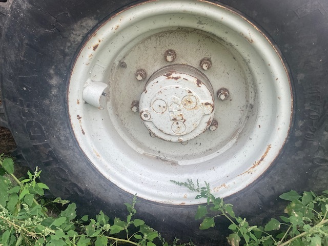 Manitou Felga Felgi 20 cali , 405/70-20 - Velg - Põllutööseade: pilt 3 Manitou Felga Felgi 20 cali , 405/70-20 - Velg - Põllutööseade: pilt 3