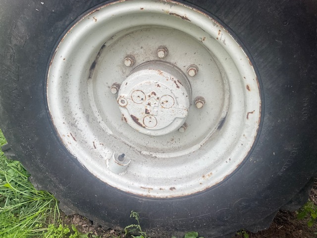 Manitou Felga Felgi 20 cali , 405/70-20 - Velg - Põllutööseade: pilt 2 Manitou Felga Felgi 20 cali , 405/70-20 - Velg - Põllutööseade: pilt 2