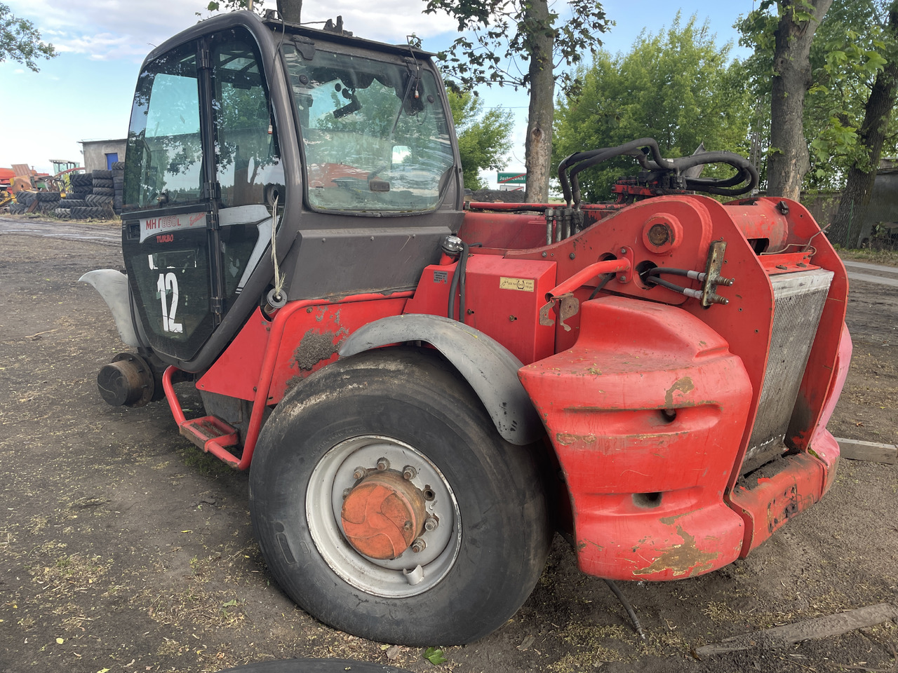 Manitou MHT 860 - części - błotniki drzwi kabina - Uks ja varuosad - Põllutööseade: pilt 3 Manitou MHT 860 - części - błotniki drzwi kabina - Uks ja varuosad - Põllutööseade: pilt 3