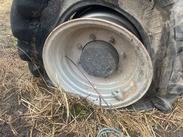 Manitou deutz fahr Agrovector felgi 20 cali - Velg - Põllutööseade: pilt 3 Manitou deutz fahr Agrovector felgi 20 cali - Velg - Põllutööseade: pilt 3