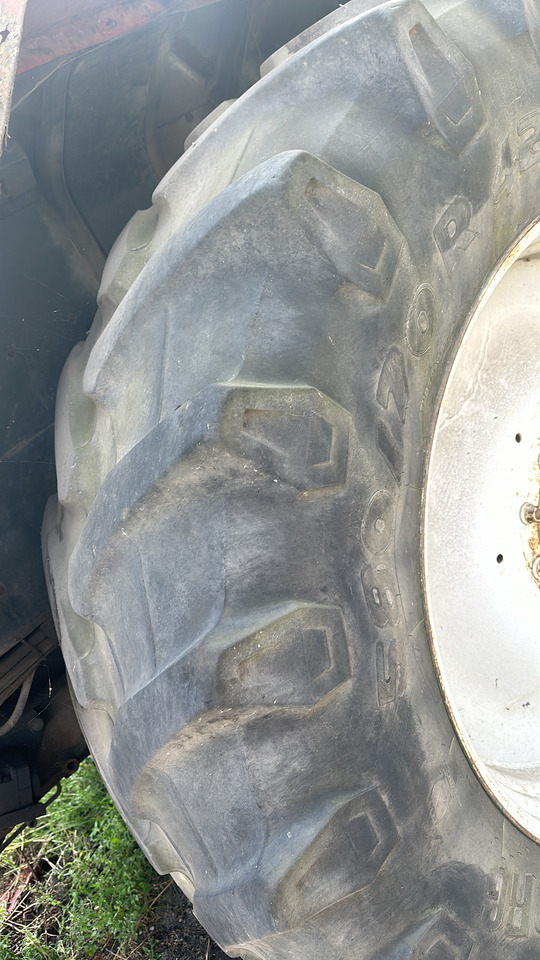 Massey Ferguson 3690 koło kompletne tylne 42 cale - Komplektne ratas - Põllutööseade: pilt 2 Massey Ferguson 3690 koło kompletne tylne 42 cale - Komplektne ratas - Põllutööseade: pilt 2