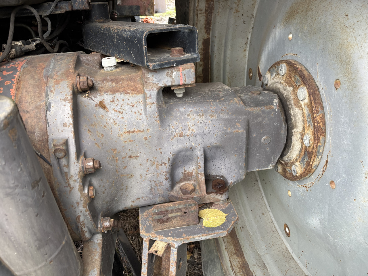 Massey Ferguson 8160 Prawa Obudowa Pochwa Zwolnicy Wał CZĘŚCI 3615729M11 3583795M3 - Veomootor - Põllutööseade: pilt 1 Massey Ferguson 8160 Prawa Obudowa Pochwa Zwolnicy Wał CZĘŚCI 3615729M11 3583795M3 - Veomootor - Põllutööseade: pilt 1