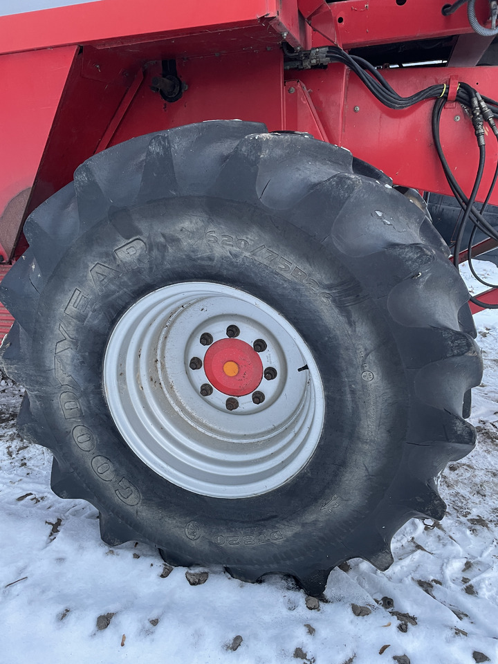 Massey Fergusson MF 30 32 - koło felga opona 620/75R26 - Velg - Põllutööseade: pilt 2 Massey Fergusson MF 30 32 - koło felga opona 620/75R26 - Velg - Põllutööseade: pilt 2