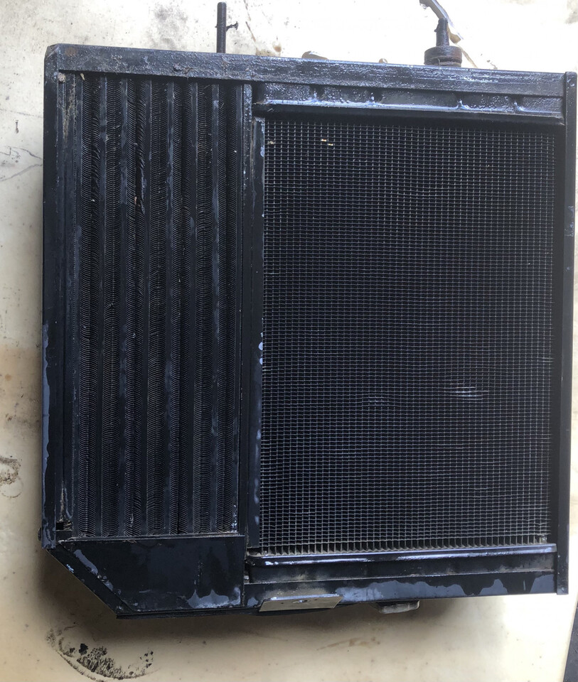 Merlo-chłodnica cieczy/Merlo P 27.9 chłodnica wody i oleju - Radiaator - Teleskooplaadur: pilt 1 Merlo-chłodnica cieczy/Merlo P 27.9 chłodnica wody i oleju - Radiaator - Teleskooplaadur: pilt 1