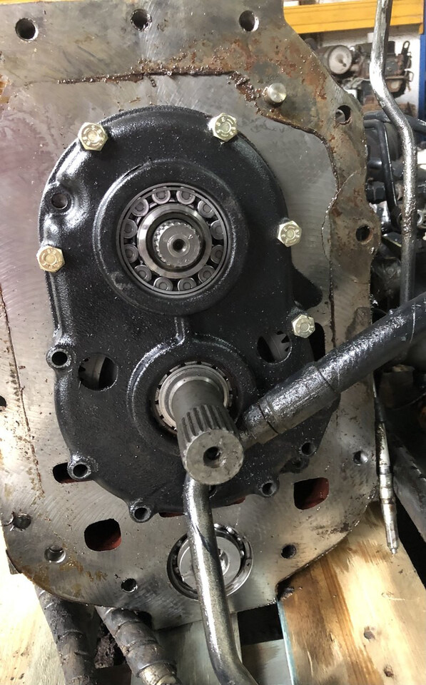 New Holland 6010-skrzynia biegów/New Holland/Case - Käigukast - Põllutööseade: pilt 1 New Holland 6010-skrzynia biegów/New Holland/Case - Käigukast - Põllutööseade: pilt 1