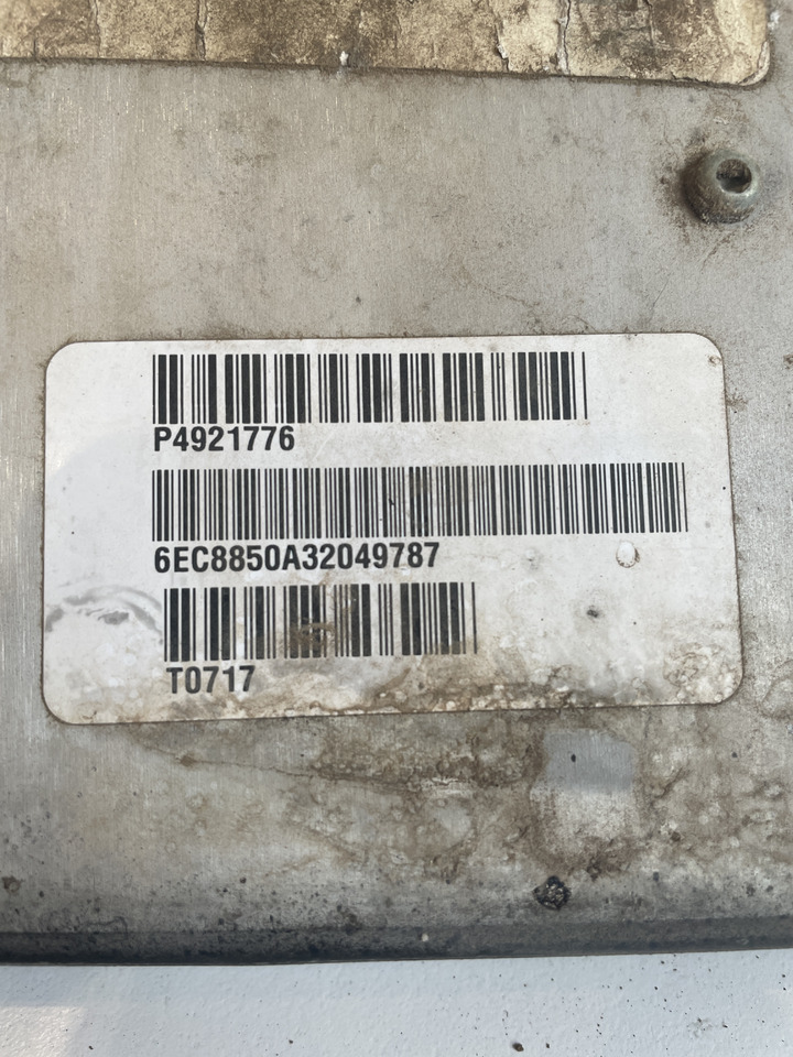 New Holland Cummins - sterownik silnika ECU komputer 4921776 - Mootori juhtimisseade - Põllutööseade: pilt 2 New Holland Cummins - sterownik silnika ECU komputer 4921776 - Mootori juhtimisseade - Põllutööseade: pilt 2