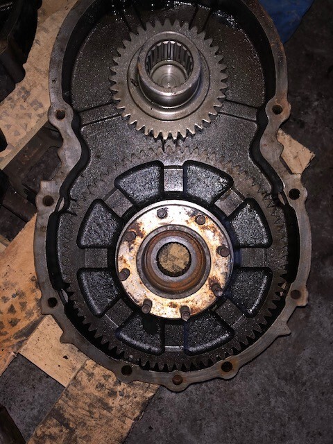 OBUDOWA MOSTU , TRYBY ZF AV 230 VOLVO L30 L35 ZETTELMEYER 602 - Jõuülekanne - Ehitusmasinad: pilt 3 OBUDOWA MOSTU , TRYBY ZF AV 230 VOLVO L30 L35 ZETTELMEYER 602 - Jõuülekanne - Ehitusmasinad: pilt 3