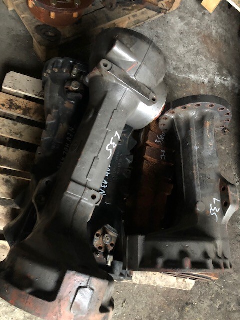 OBUDOWA MOSTU ZF AV 230 TYŁ - PRZÓD VOLVO L30 L35 ZETTELMEYER 602 - Telg ja varuosad - Põllutööseade: pilt 1 OBUDOWA MOSTU ZF AV 230 TYŁ - PRZÓD VOLVO L30 L35 ZETTELMEYER 602 - Telg ja varuosad - Põllutööseade: pilt 1