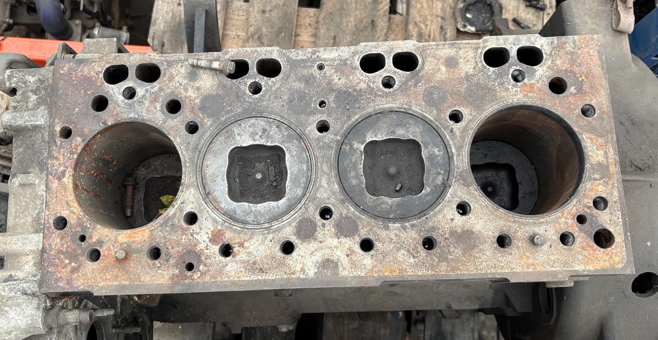 Pöördratas - Põllutööseade Perkins 1004 1004-40T Silnik Blok Silnika Koło Zamachowe Wał CZĘŚCI: pilt 6