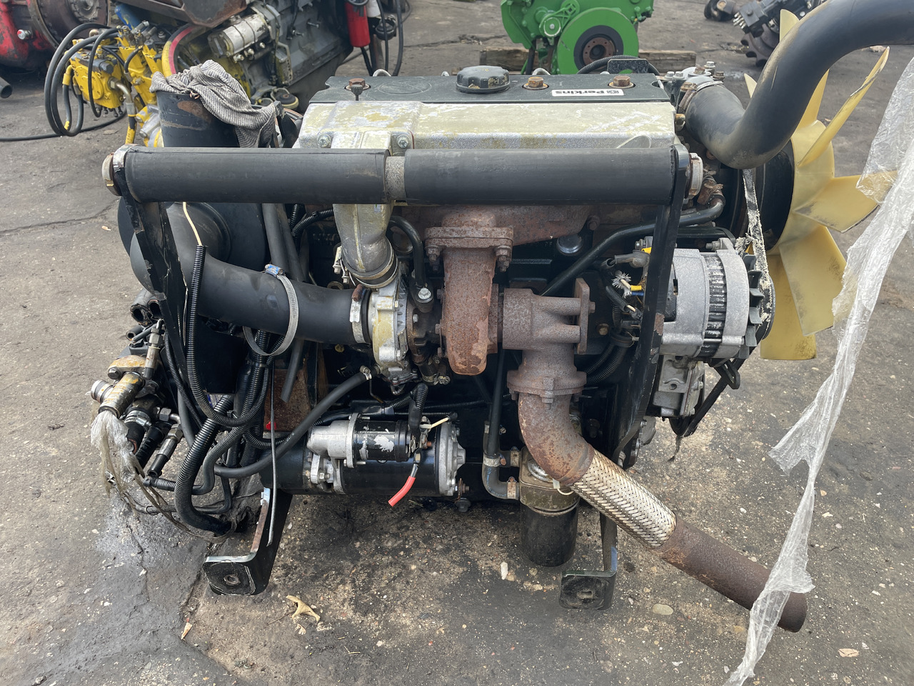 Perkins AB 1004.4 - silnik kompletny Manitou Caterpillar Massey - Mootor - Ehitusmasinad: pilt 4 Perkins AB 1004.4 - silnik kompletny Manitou Caterpillar Massey - Mootor - Ehitusmasinad: pilt 4