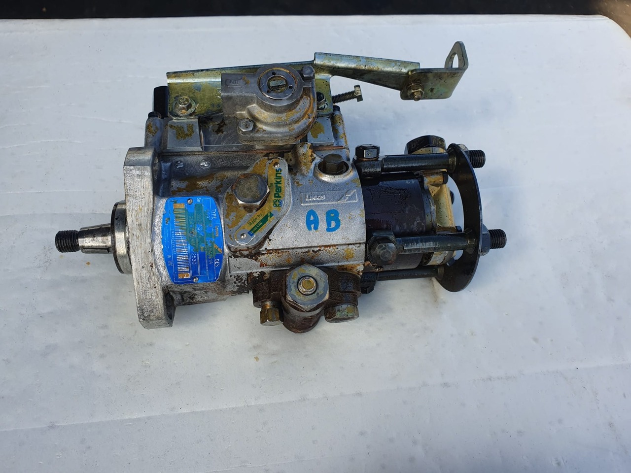 Perkins AB Pompa Paliwa Wtryskowa LUCAS typ 609 - Kütusepump - Põllutööseade: pilt 1 Perkins AB Pompa Paliwa Wtryskowa LUCAS typ 609 - Kütusepump - Põllutööseade: pilt 1