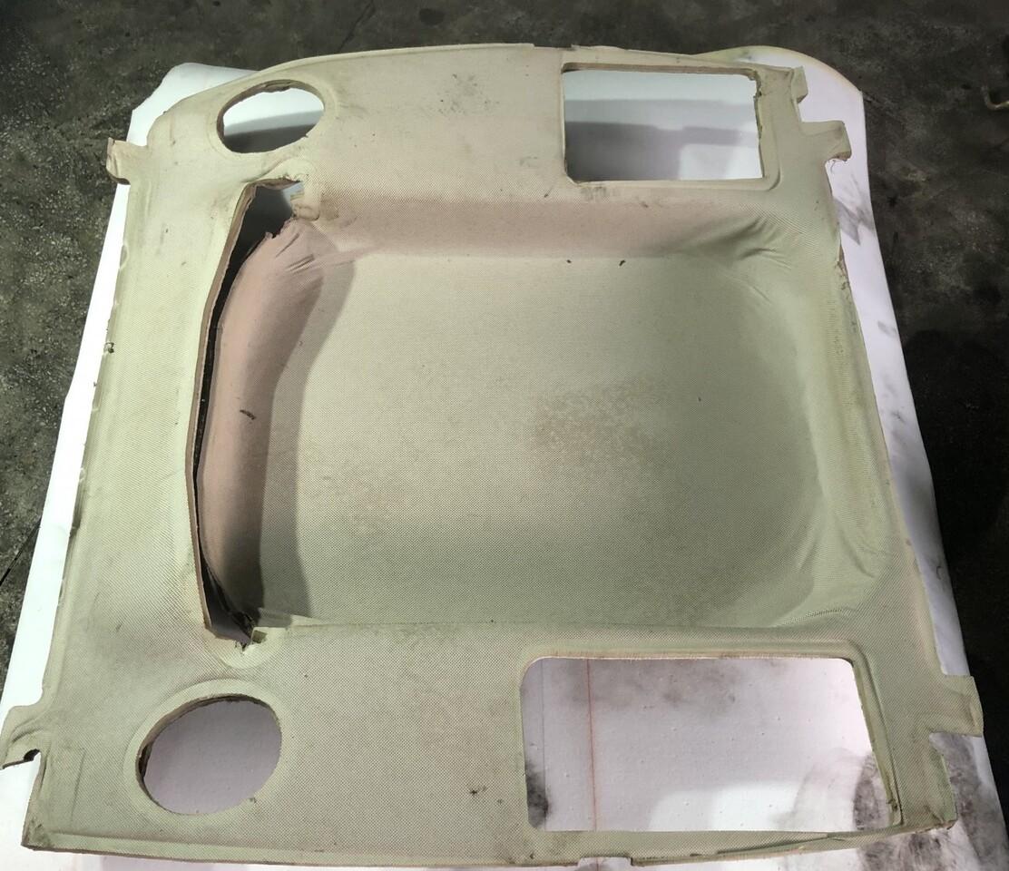 Podsufitka John Deere 7530 - Pealisehitus ja välispind - Põllutööseade: pilt 1 Podsufitka John Deere 7530 - Pealisehitus ja välispind - Põllutööseade: pilt 1