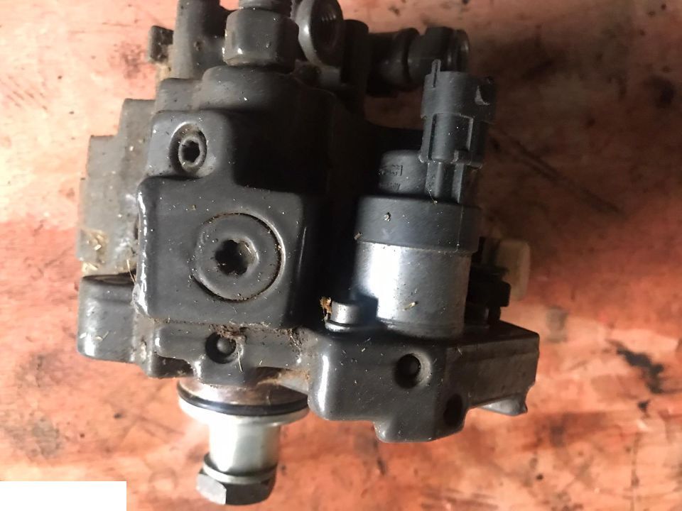 Pompa Wysokiego Ciśnienia BOSCH 5801382396 - Kütusepump - Põllutööseade: pilt 1 Pompa Wysokiego Ciśnienia BOSCH 5801382396 - Kütusepump - Põllutööseade: pilt 1