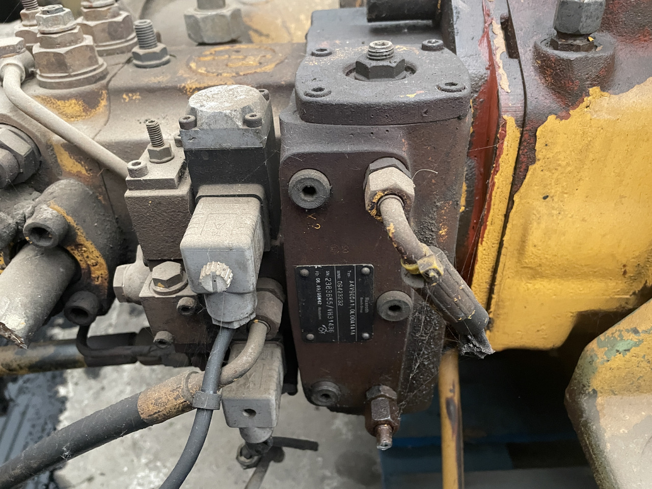 Pompa hydrauliczna hydromatik Rexroth A4V90DA1 0L001A1A - Hüdrauliline pump - Põllutööseade: pilt 1 Pompa hydrauliczna hydromatik Rexroth A4V90DA1 0L001A1A - Hüdrauliline pump - Põllutööseade: pilt 1