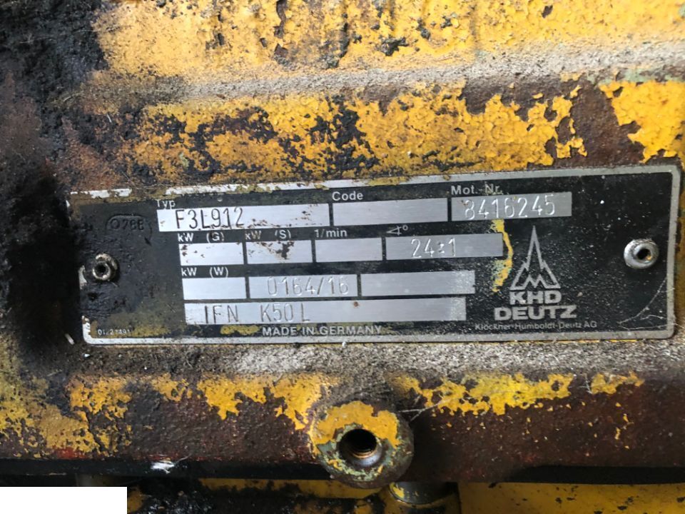 SILNIk DEUTZ F3L912 części - Mootor - Materjali käitlemise seade: pilt 2 SILNIk DEUTZ F3L912 części - Mootor - Materjali käitlemise seade: pilt 2