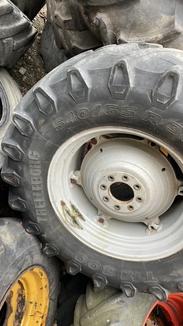 Same Rubin Lamborgini koła felgi 540/65R30 - Velg - Põllutööseade: pilt 3 Same Rubin Lamborgini koła felgi 540/65R30 - Velg - Põllutööseade: pilt 3