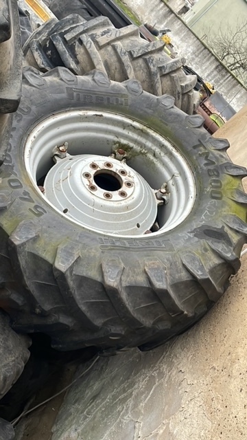 Same Rubin Lamborgini koła felgi 540/65R30 - Velg - Põllutööseade: pilt 2 Same Rubin Lamborgini koła felgi 540/65R30 - Velg - Põllutööseade: pilt 2