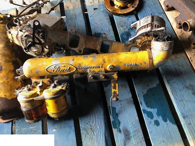Sanderson Ford BSD 444 k - Kolektor Ssący - Sisselaskekollektor - Põllutööseade: pilt 1 Sanderson Ford BSD 444 k - Kolektor Ssący - Sisselaskekollektor - Põllutööseade: pilt 1