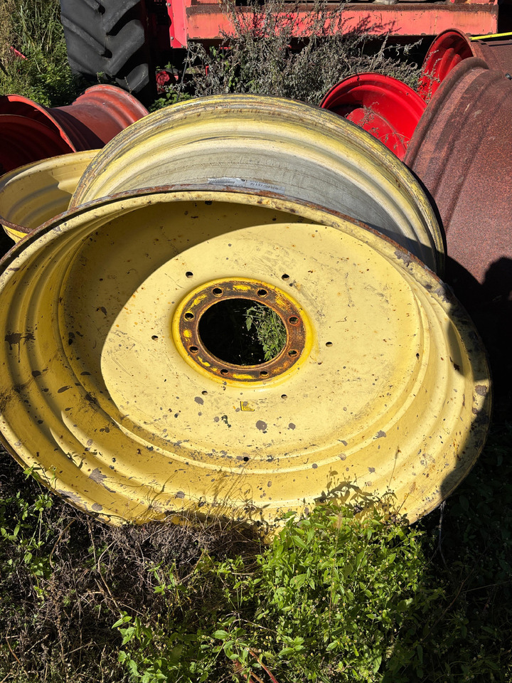 Titan DWW18LX38 John Deere AL170041 Felga 18 x 38 - Velg - Põllutööseade: pilt 1 Titan DWW18LX38 John Deere AL170041 Felga 18 x 38 - Velg - Põllutööseade: pilt 1