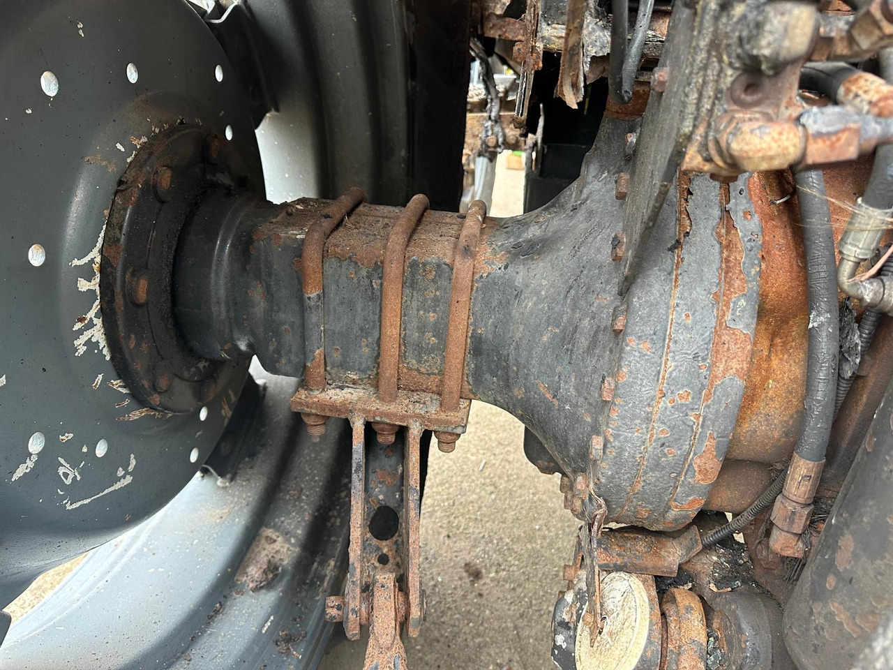 Traktor Valtra 8150 8150-4 - cała na części: pilt 9 Traktor Valtra 8150 8150-4 - cała na części: pilt 9