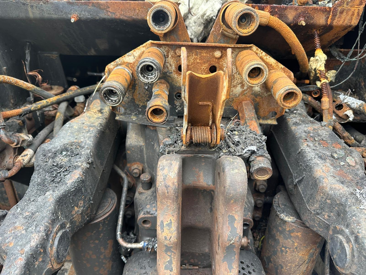 Traktor Valtra 8150 8150-4 - cała na części: pilt 7 Traktor Valtra 8150 8150-4 - cała na części: pilt 7