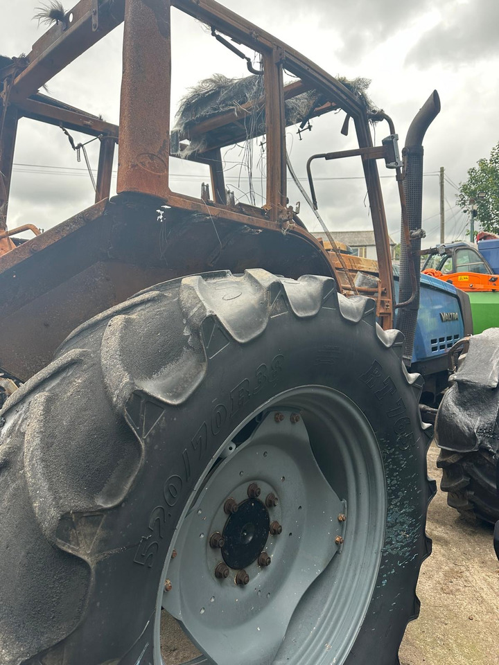 Traktor Valtra 8150 8150-4 - cała na części: pilt 13 Traktor Valtra 8150 8150-4 - cała na części: pilt 13