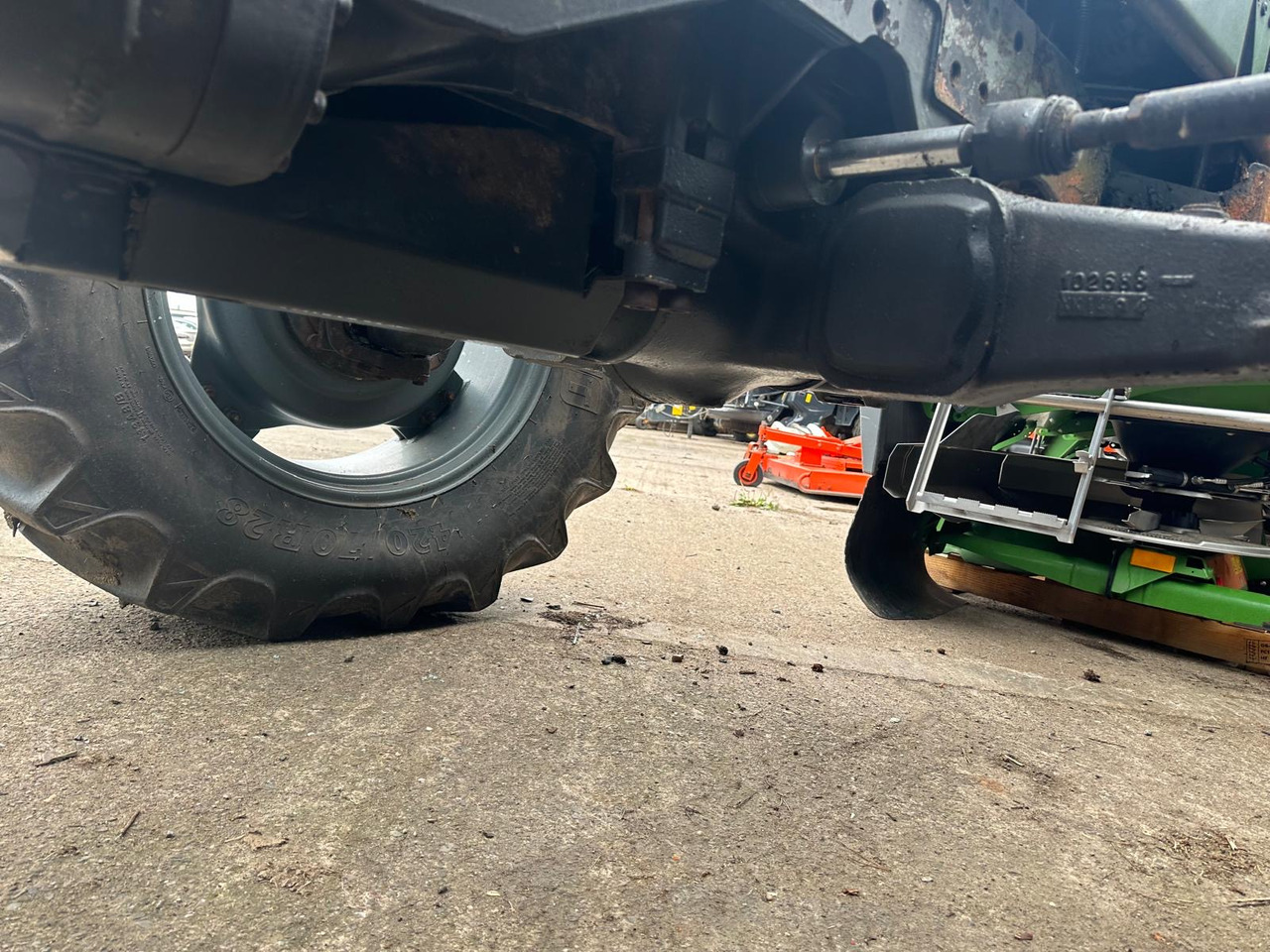 Traktor Valtra 8150 8150-4 - cała na części: pilt 18 Traktor Valtra 8150 8150-4 - cała na części: pilt 18