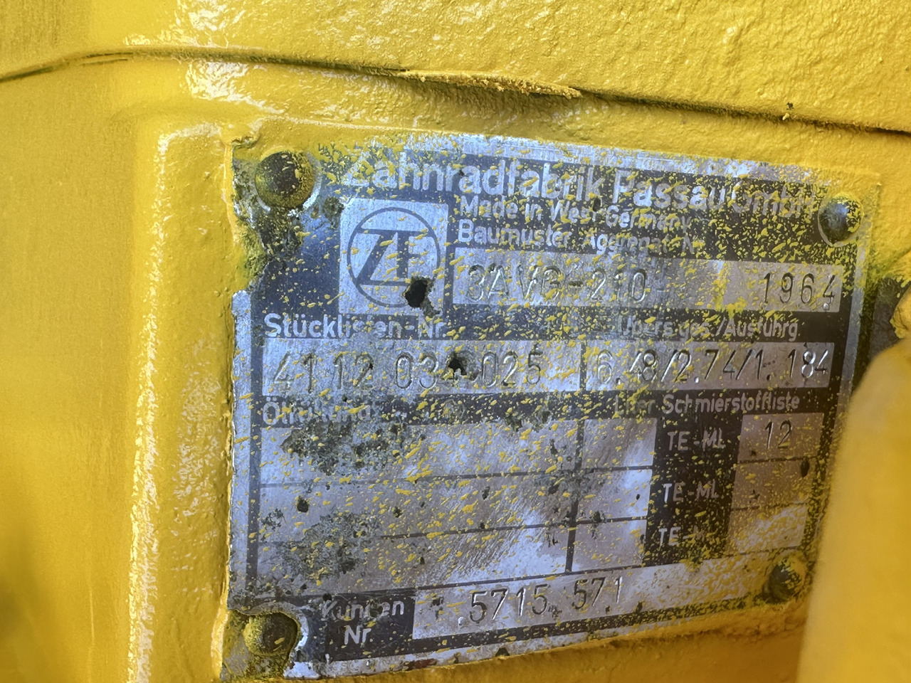 ZF 3AVG-210 Skrzynia Biegów Liebherr L541 - Käigukast - Põllutööseade: pilt 4 ZF 3AVG-210 Skrzynia Biegów Liebherr L541 - Käigukast - Põllutööseade: pilt 4