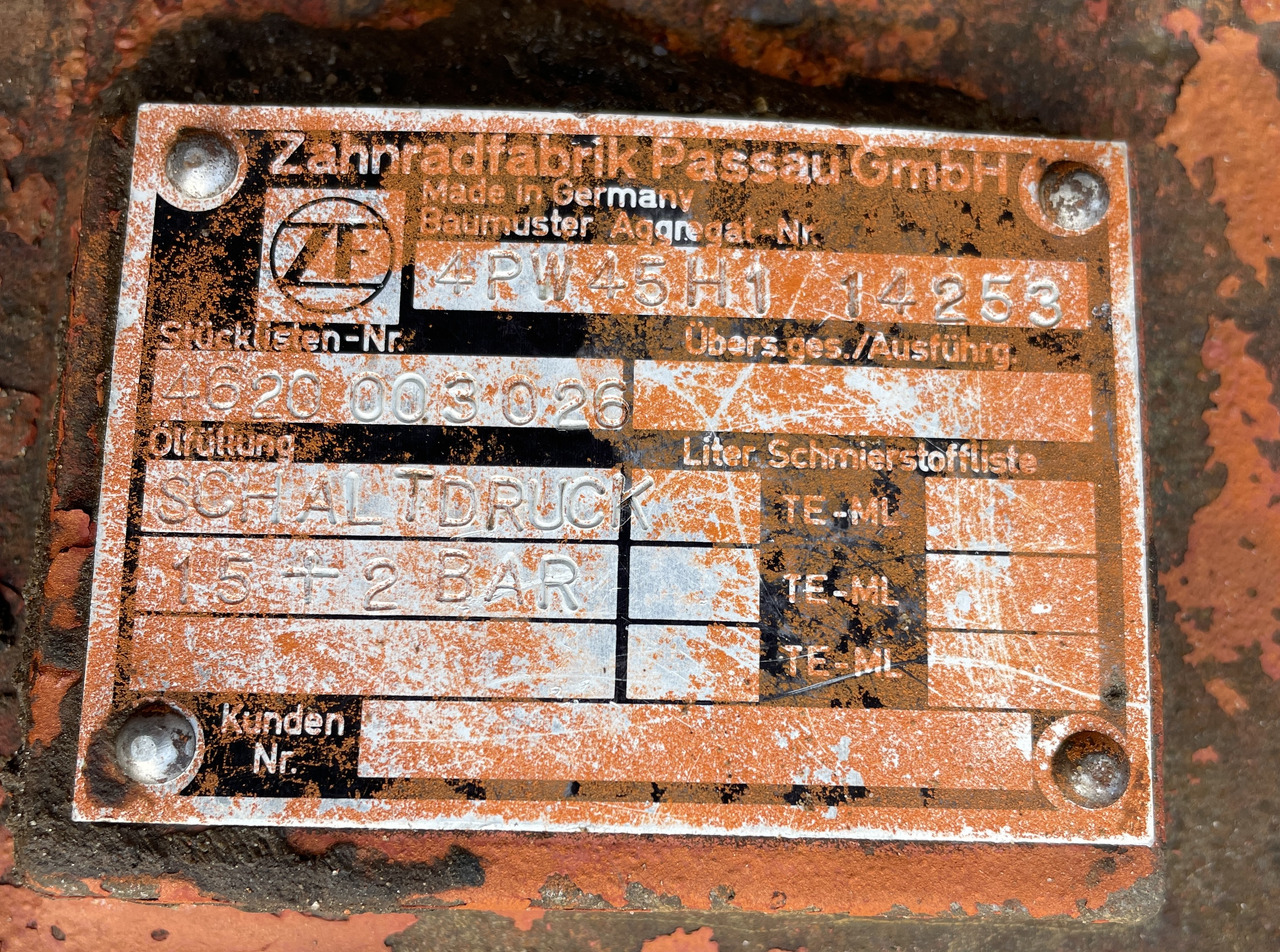 ZF 4PW45H1 ZETTELMEYER ZL4001 VOLVO - skrzynia biegów - Käigukast - Põllutööseade: pilt 4 ZF 4PW45H1 ZETTELMEYER ZL4001 VOLVO - skrzynia biegów - Käigukast - Põllutööseade: pilt 4