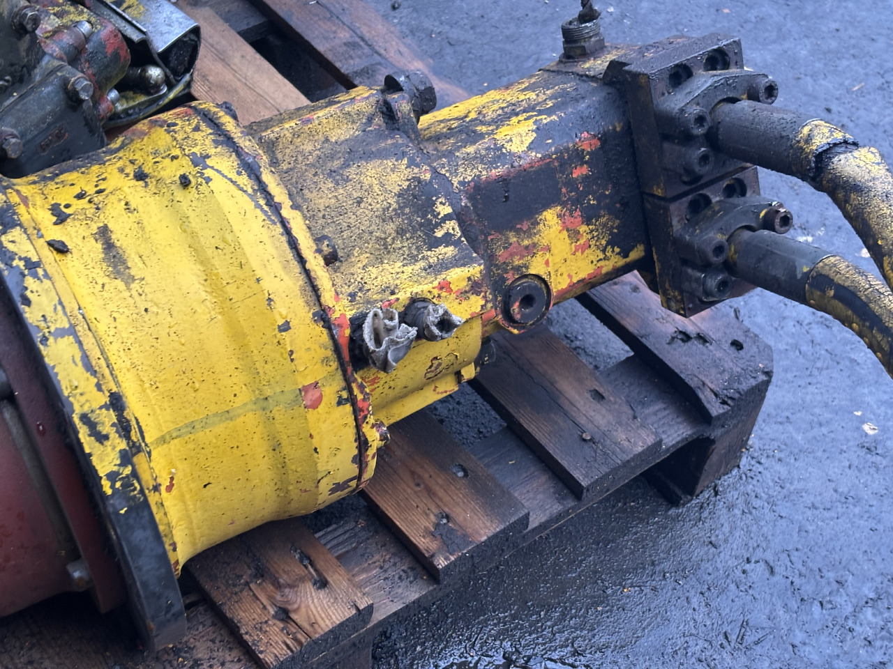 Zeppelin ZR15 Cat 212 206 Eder Reduktor Obrotu - Jõuülekanne - Põllutööseade: pilt 4 Zeppelin ZR15 Cat 212 206 Eder Reduktor Obrotu - Jõuülekanne - Põllutööseade: pilt 4