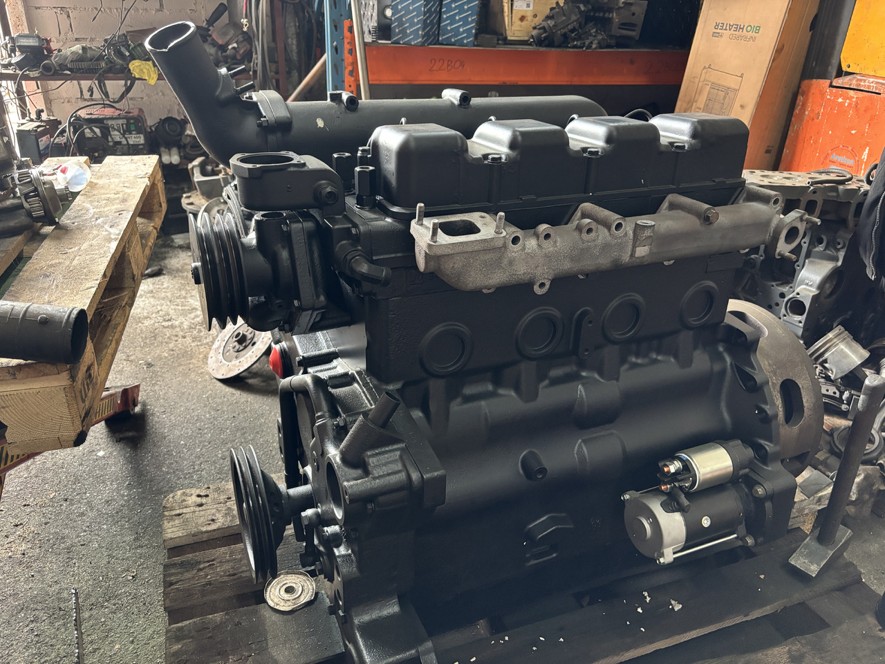 Zetor Proxima - silnik kompletny Z1305 78002002 - Mootor: pilt 1 Zetor Proxima - silnik kompletny Z1305 78002002 - Mootor: pilt 1
