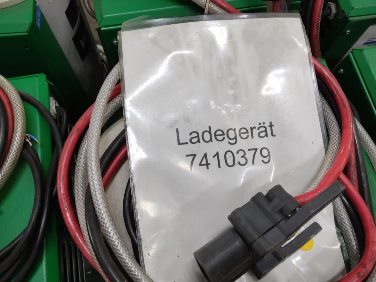Battery Charger Package 6 pieces - Elektrisüsteem - Materjali käitlemise seade: pilt 2 Battery Charger Package 6 pieces - Elektrisüsteem - Materjali käitlemise seade: pilt 2