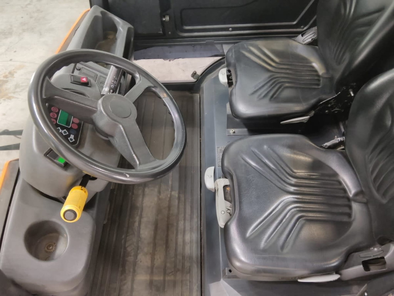 Linde P250 - Puksiirtraktor: pilt 3 Linde P250 - Puksiirtraktor: pilt 3