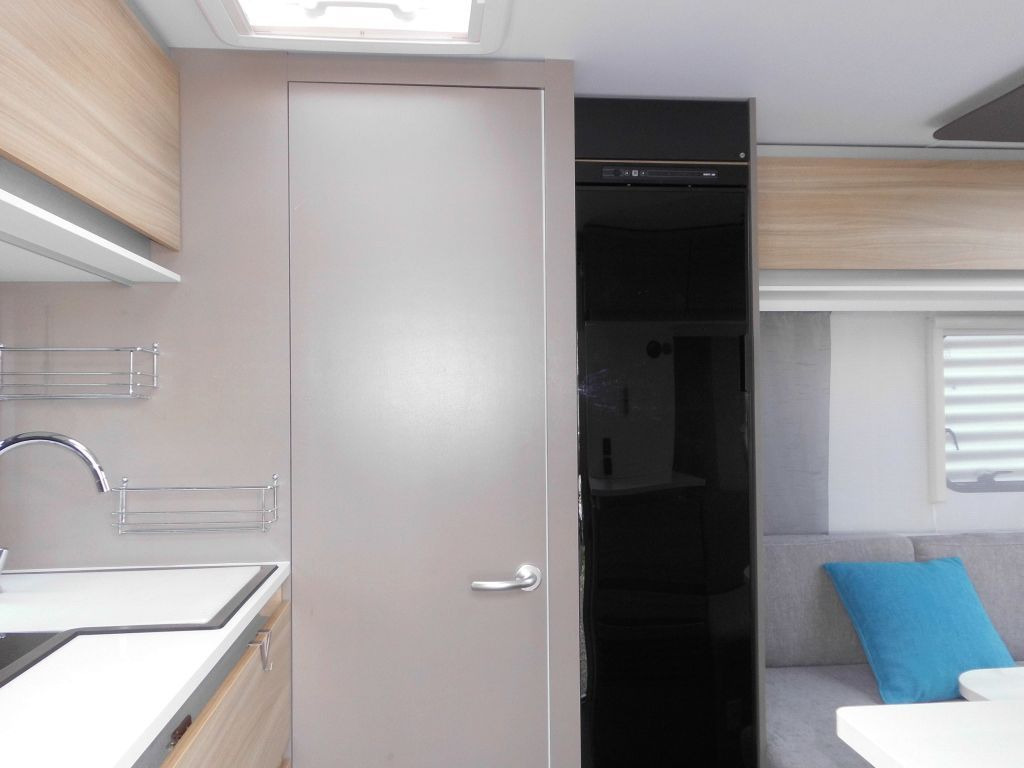 Adria Altea 4 two 362 LH El.Stützen, Markise, Mover - Haagissuvila: pilt 5 Adria Altea 4 two 362 LH El.Stützen, Markise, Mover - Haagissuvila: pilt 5