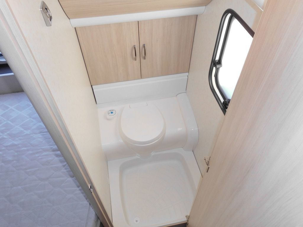 Haagissuvila Hobby DE LUXE EDITION 560 KMFe 1 Hand XT-Mover Garage: pilt 15