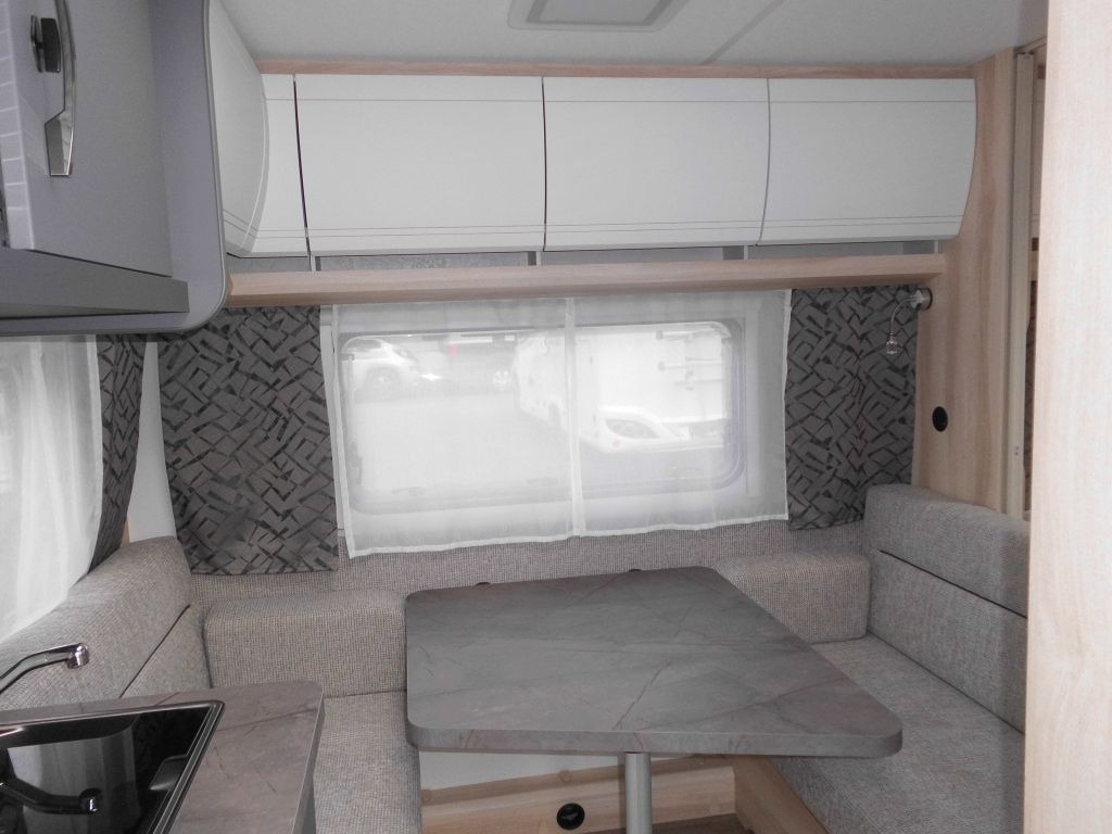 Hobby De Luxe 400 SFe 1500kg., Fahrradträger - Haagissuvila: pilt 5 Hobby De Luxe 400 SFe 1500kg., Fahrradträger - Haagissuvila: pilt 5