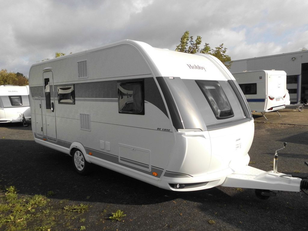 Hobby De Luxe 490 KMF 2026 GARAGE AUTARK 1800kg.+++ - Haagissuvila: pilt 1 Hobby De Luxe 490 KMF 2026 GARAGE AUTARK 1800kg.+++ - Haagissuvila: pilt 1