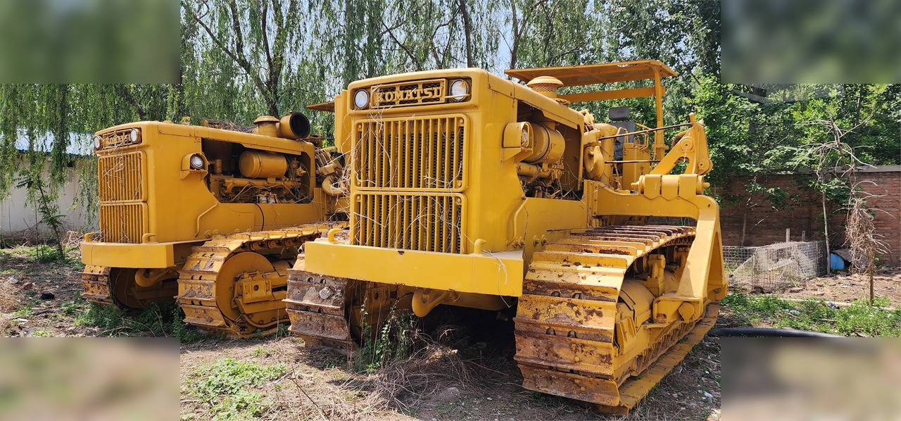 1990 KOMATSU D155C - Torupaigaldusmasin: pilt 1 1990 KOMATSU D155C - Torupaigaldusmasin: pilt 1