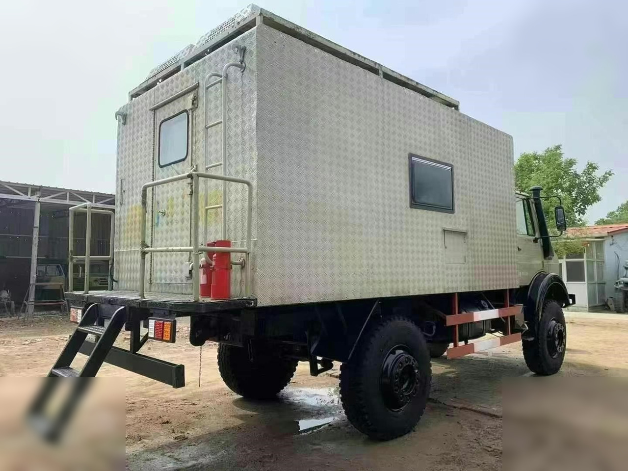1995 MERCEDES-BENZ UNIMOG 2150 - Kabiinišassiiga veoauto: pilt 3 1995 MERCEDES-BENZ UNIMOG 2150 - Kabiinišassiiga veoauto: pilt 3