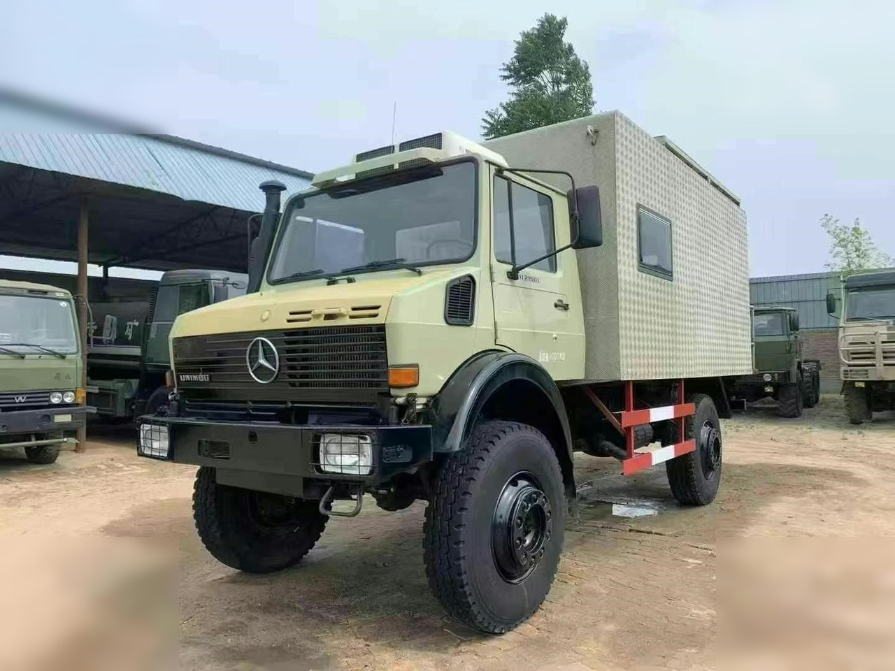 1995 MERCEDES-BENZ UNIMOG 2150 - Kabiinišassiiga veoauto: pilt 1 1995 MERCEDES-BENZ UNIMOG 2150 - Kabiinišassiiga veoauto: pilt 1