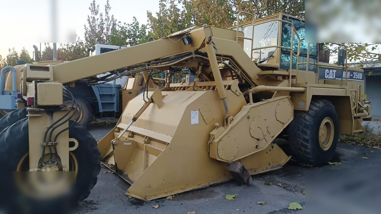 1998 CATERPILLAR RM-350B - Pinnasetasandaja: pilt 2 1998 CATERPILLAR RM-350B - Pinnasetasandaja: pilt 2