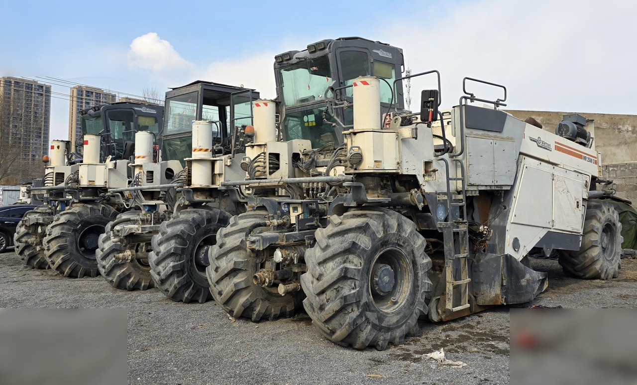 2010 WIRTGEN WR2500S - Pinnasetasandaja: pilt 1 2010 WIRTGEN WR2500S - Pinnasetasandaja: pilt 1
