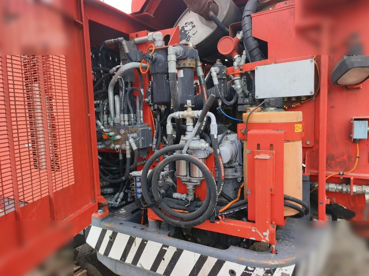 2011 SANDVIK DX800 - Puurimisplatvorm: pilt 5 2011 SANDVIK DX800 - Puurimisplatvorm: pilt 5