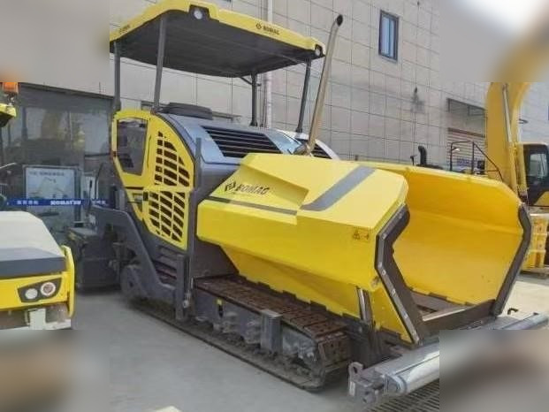 2021 BOMAG BF880C - Asfaldilaotur: pilt 2 2021 BOMAG BF880C - Asfaldilaotur: pilt 2