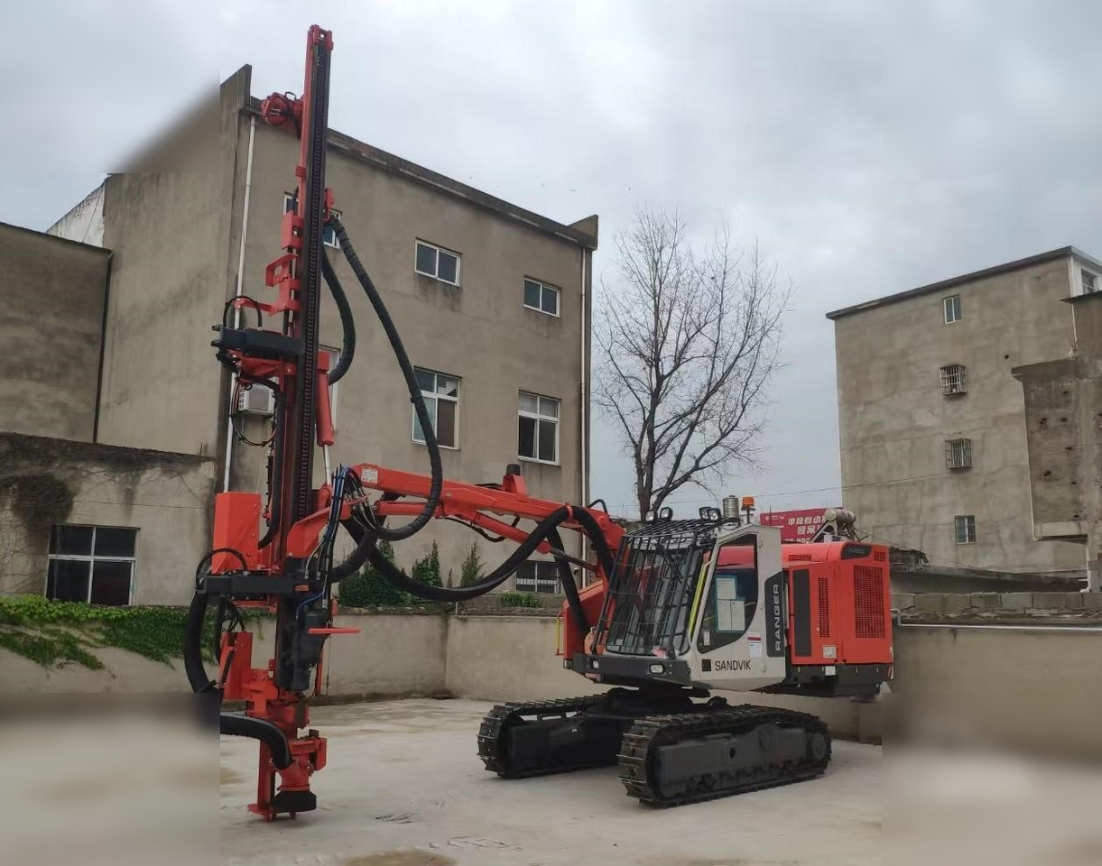2023 SANDVIK DX800 - Puurimisplatvorm: pilt 1 2023 SANDVIK DX800 - Puurimisplatvorm: pilt 1