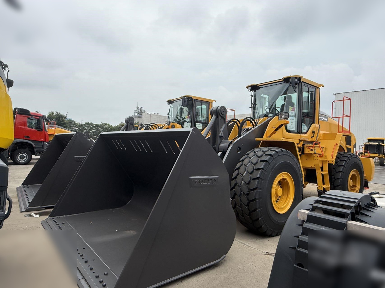 2025 VOLVO L180H - Rataslaadur: pilt 1 2025 VOLVO L180H - Rataslaadur: pilt 1