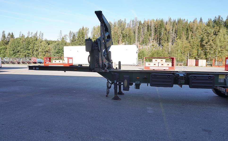 Hammar 195 S, Sideloader, 33 tonnes SWL (20'-40') - Konteinerveduk/ Tõstukiga poolhaagis: pilt 4 Hammar 195 S, Sideloader, 33 tonnes SWL (20'-40') - Konteinerveduk/ Tõstukiga poolhaagis: pilt 4