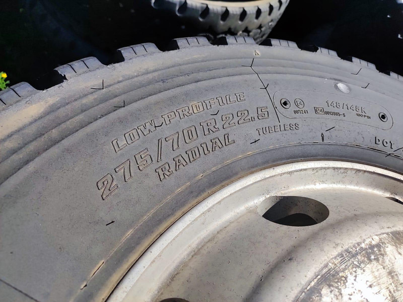 Bridgestone wheels 275/70 R22,5 on Alcoa aluminum rims - Rehv - Veoauto: pilt 3 Bridgestone wheels 275/70 R22,5 on Alcoa aluminum rims - Rehv - Veoauto: pilt 3