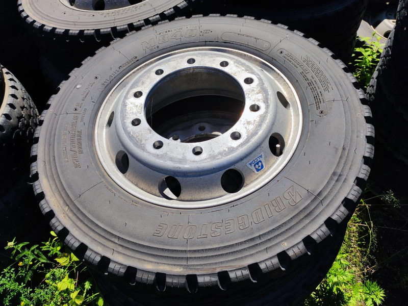 Bridgestone wheels 275/70 R22,5 on Alcoa aluminum rims - Rehv - Veoauto: pilt 2 Bridgestone wheels 275/70 R22,5 on Alcoa aluminum rims - Rehv - Veoauto: pilt 2