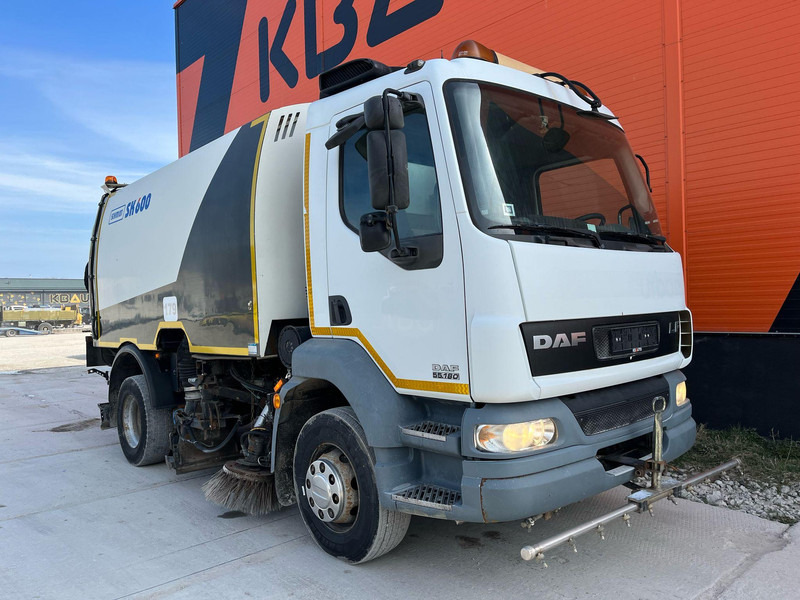 DAF LF 55.180 4x2 Schmidt SK 600 Dual LP - Tänavapühkimismasin: pilt 3 DAF LF 55.180 4x2 Schmidt SK 600 Dual LP - Tänavapühkimismasin: pilt 3